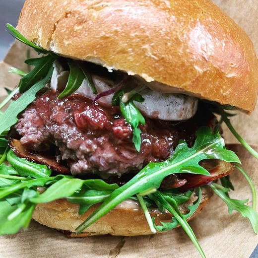 ŠVESTKA BURGER .jpg
