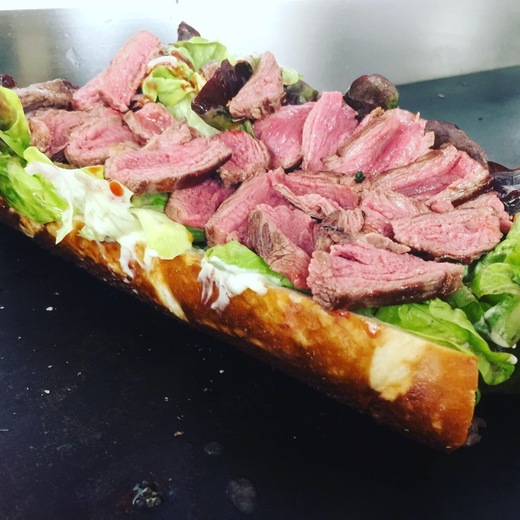 SANDWICH S HOVĚZÍM PUPKEM .jpeg